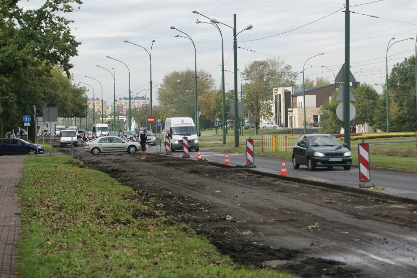 Remont ul. Piłsudskiego potrwa co najmniej do połowy...