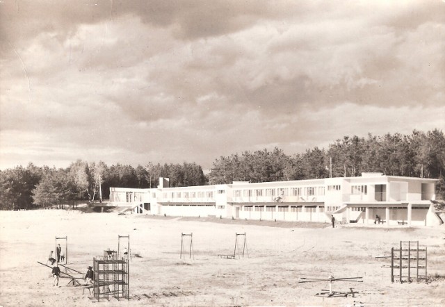 Hotel turystyczny w Ślesinie, późniejszy OSiR i Termy Ślesińskie. Lata 1965-70