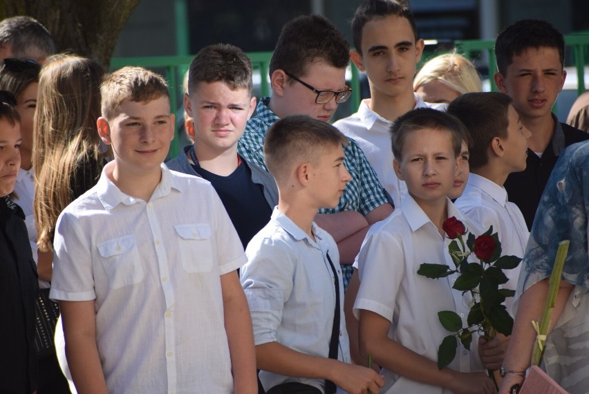 Uroczyste zakończenie roku w Szkole Podstawowej nr 4 w Oleśnicy. Zobacz zdjęcia!