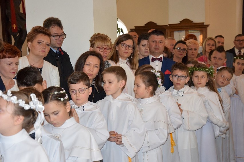 Komunia 2019 w Chodzieży: Uroczystość w parafii pod wezwaniem św. Floriana (ZDJĘCIA)