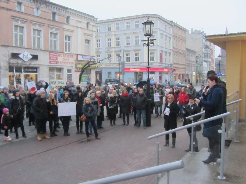 Czarny protest ponownie zgromadził mieszkańców Gniezna