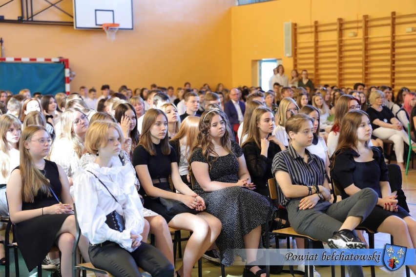 Zakończenie roku szkolnego w II LO w Bełchatowie i ZSP nr 1...