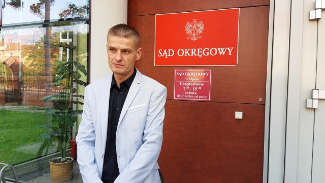 Składanie zeznań bardzo wiele mnie kosztuje, jestem na tabletkach uspokajających - mówił Tomasz Komenda przed sądem w Opolu.