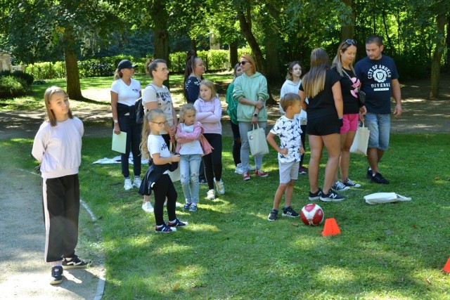 Rodzinna gra terenowa – "Pola Negri - zawsze Polką", zorganizowana została w lipnowskim parku.