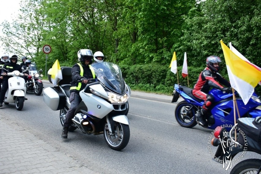 Podhale. Motocykliści i strażacy przejechali w pielgrzymce do sanktuarium w Ludźmierzu 