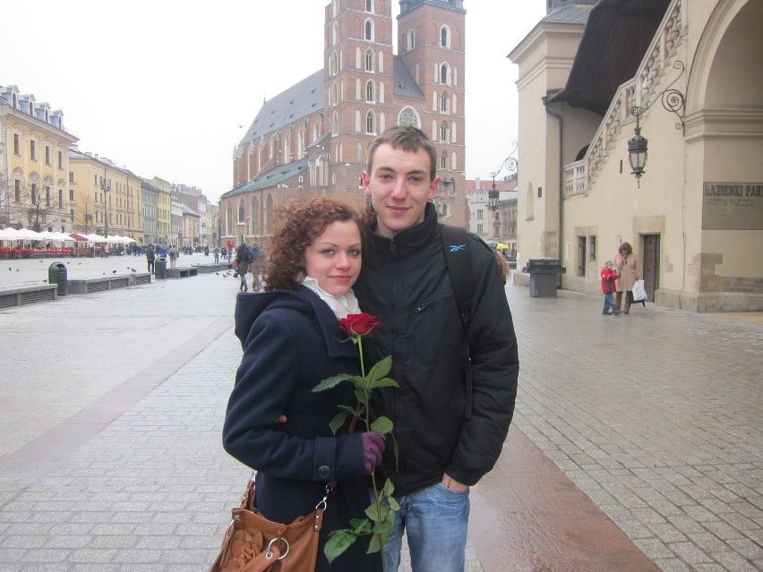 Dzień Kobiet 2013 w Krakowie: kwiatki na Rynku Głównym [ZDJĘCIA]