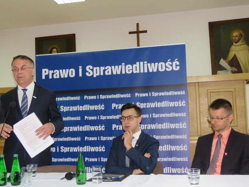 Poseł Polak ( z lewej) przyznał, że starosta Kaliński (z...