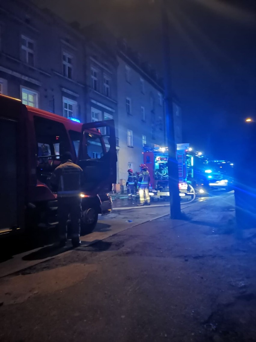Pożar w kamienicy przy ul. Rybackiej w Grudziądzu