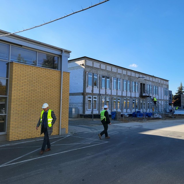 Trwa rozbudowa Pleszewskiego Centrum Medycznego! Szpital w Pleszewie szuka pieniędzy na kolejną inwestycję, a pacjentki zostaną przeniesione