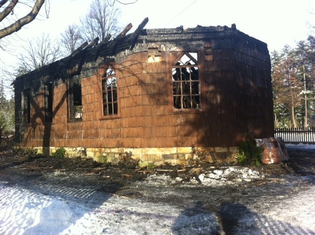 Pożar kościoła na Stecówce w Istebnej. Zostały tylko ściany zewnętrzne
