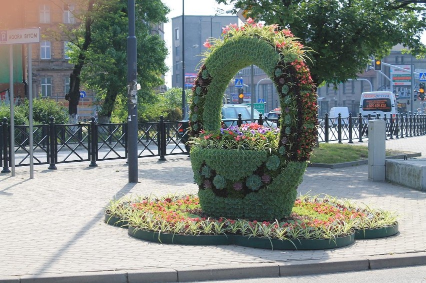 Bytom - rzeźby kwiatowe