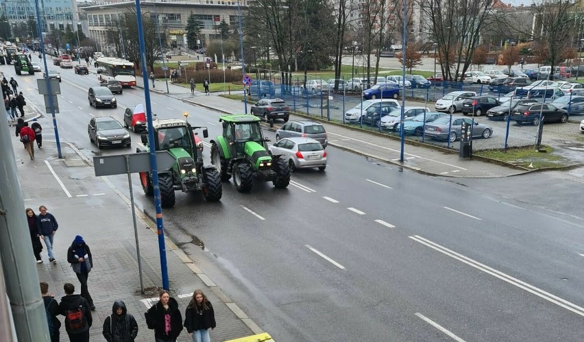 Tak wyglądały piątkowe protesty rolników na opolskich...