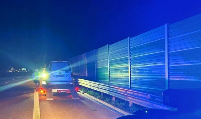 Policjanci z Radomska zatrzymali na autostradzie A1 pijanego kierowcę karawanu