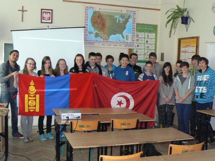 Studenci z Tunezji i Mongolii u gimnazjalistów z „Dwójki”