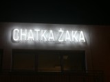 Nowy neon zagościł na fasadzie "Chatki Żaka"  Zapytaliśmy co sądzą o nim mieszkańcy Lublina