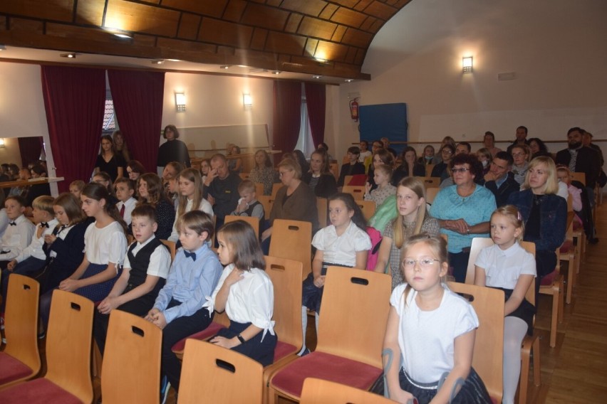 Pasowanie na uczniów pierwszych klas Państwowej Szkoły Muzycznej w Lęborku