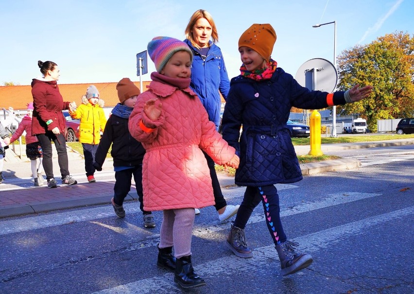 Przedszkolaki z Kraśnika wiedzą jak bezpiecznie przechodzić przez przejścia. Zobacz zdjęcia