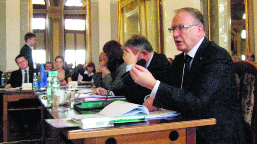 Budżet Tarnowa: radni urządzili farsę na sesji