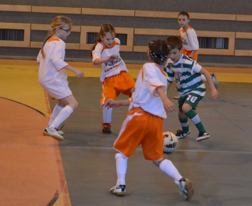 Dziewczęta zagrały w Mikołajkowym Turnieju Piłki Nożnej Olimpico Malbork [ZDJĘCIA]
