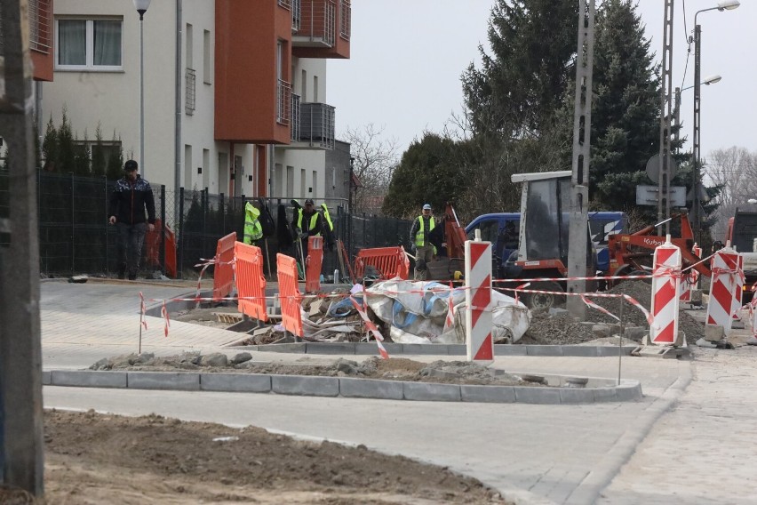 Legnica: Wzdłuż ulicy Wiązowej trwają prace w ramach Legnickiego Budżetu Obywatelskiego