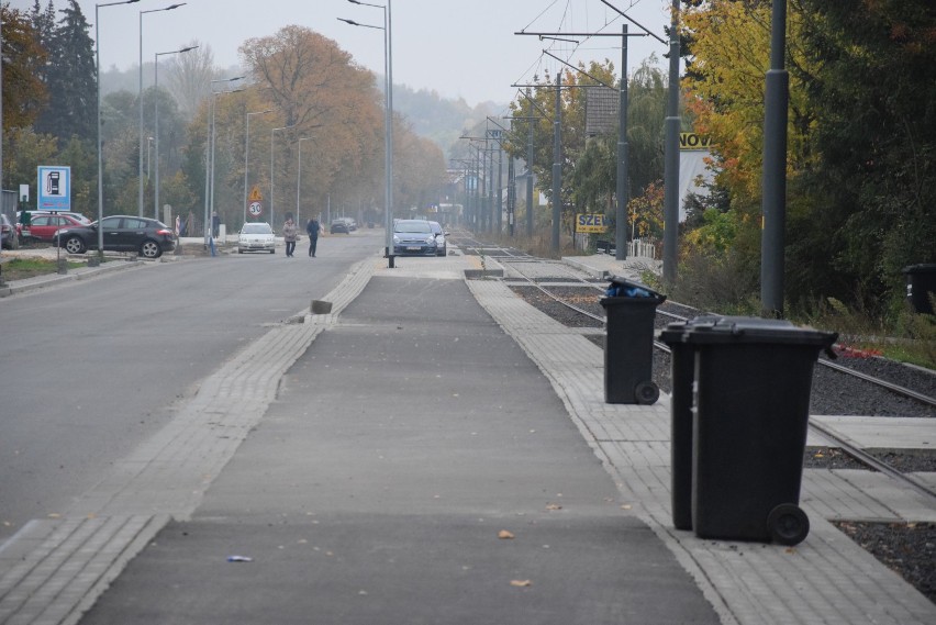 Ścieżka rowerowa powstaje pomiędzy jezdnią ul. Kostrzyńskiej...