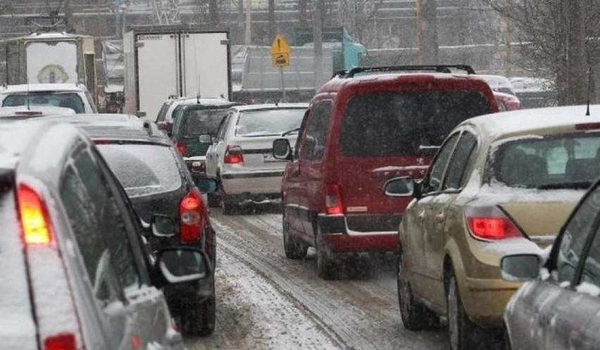 Śnieg w Szczecinie i regionie. Jaka sytuacja na drogach?