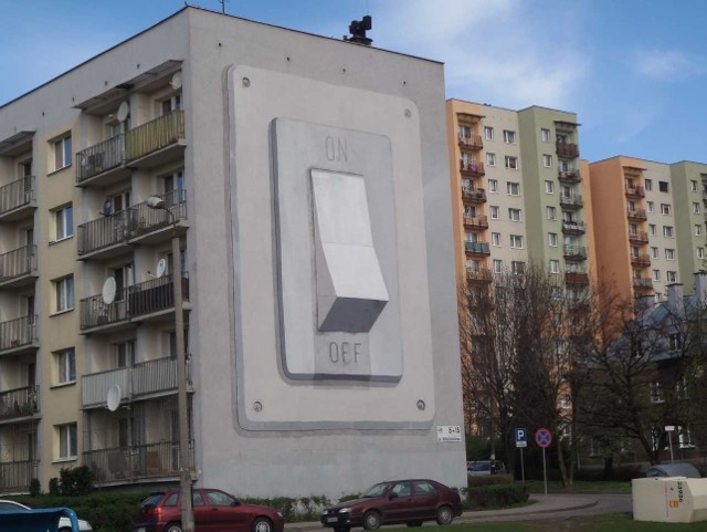 Mural autorstwa hiszpańskiego artysty Escifa na ścianie bloku przy ul. Mikusińskiego 5, dzielnica Wełnowiec.