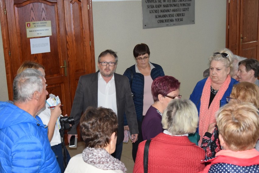 Wyższe bonifikaty na mieszkania w Wieluniu odrzucone. Mieszkańcy są oburzeni[FOTO, WIDEO]