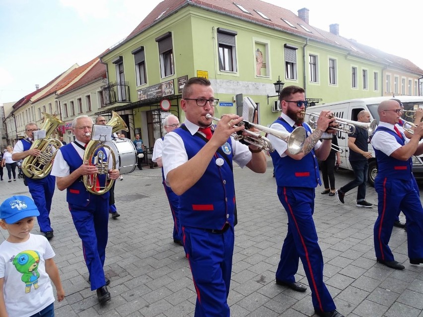 W ramach festiwalu muzycy dali minikoncerty na chełmińskich...