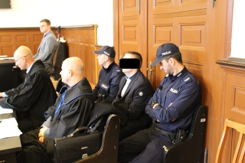 "Nożownik" Krzysztof H. czeka na wyrok. Nauczyciel dźgnął nożem kolegę byłej żony 