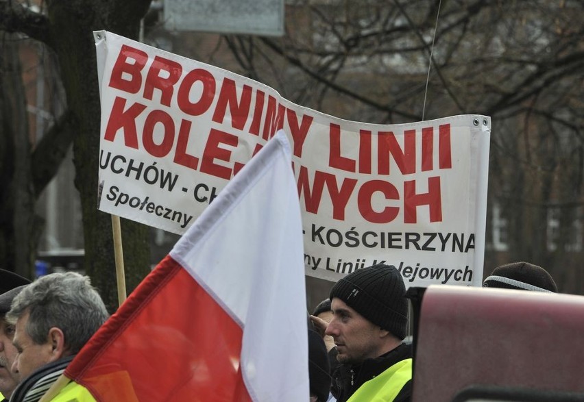 Gdańsk: Mieszkańcy południa Pomorza protestowali przeciw likwidacji linii kolejowych [ZDJĘCIA]