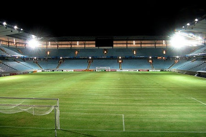 Stadion Swedbank Stadion mieści 24 tys. kibiców, w tym 18...