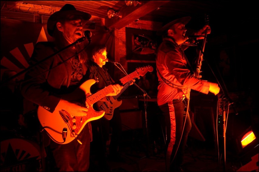 Louie Fontaine & Starlight Searchers koncert w Hard Rock Pub...