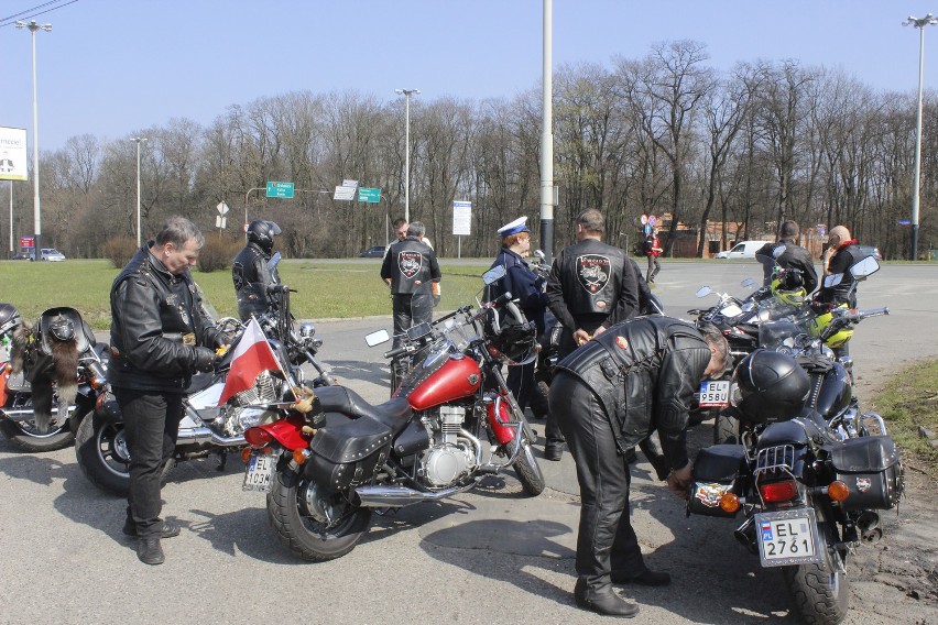 Łódzcy motocykliści przeprowadzili akcję : Patrz w lusterka, motocykle są wszędzie [ZDJĘCIA+FILM]