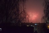 Sylwester w Pruszczu. Pruszczanie przywitali Nowy Rok niebem pełnym fajerwerków  |ZDJĘCIA, WIDEO