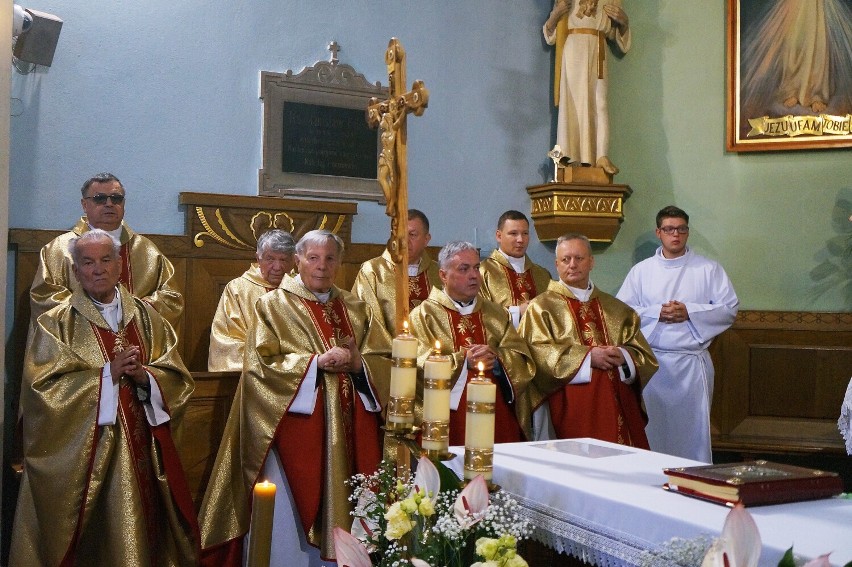 Jasło. Jubileusz parafii pw. św. Stanisława BM, wczoraj świętowano jej 50-lecie [FOTORELACJA]