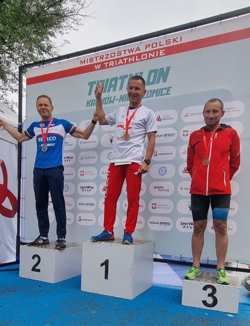 Kaliscy triathloniści z medalami Mistrzostw Polski Age Group w triathlonie