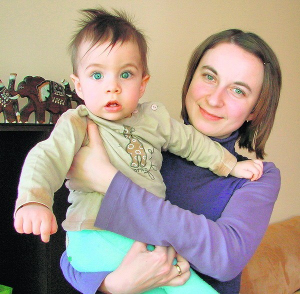 Katarzyna Chałupa z synem Kamilem jest przerażona tym, że jej czynsz z roku na rok szybuje w górę