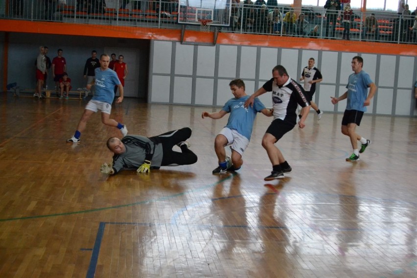 Charytatywny turniej halowej piłki nożnej "Dla Antosia",...