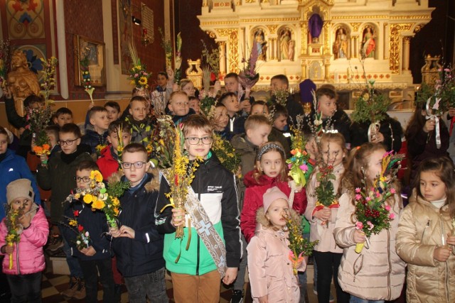 Konkurs Palm Wielkanocnych zorganizowała parafia św. Apostołów Piotra i Pawła w Kamieńsku