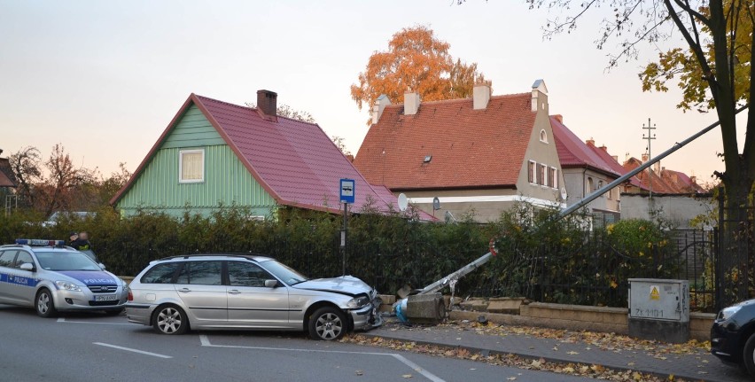 Uciekał przed policją - staranował płot na Konopnickiej w Malborku [AKTUALIZACJA]