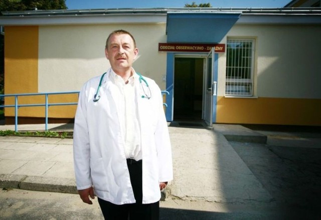 -Stan pacjenta jest zadowalający. Na oddziale nie ma żadnych szczególnych  obostrzeń - mówi doktor Grzegorz Stolarek.