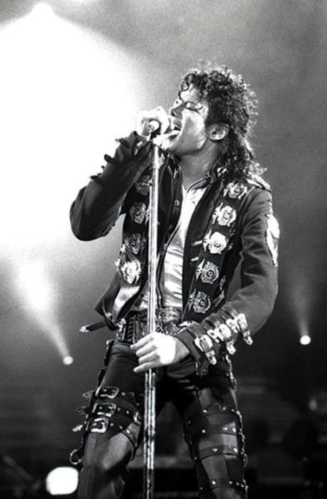 Michael Jackson podczas koncertu w 1988 r.