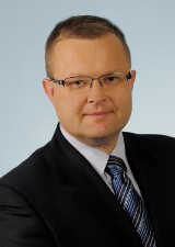 Paweł Koch z Trzemeszna wydał poradnik dla samorządowców
