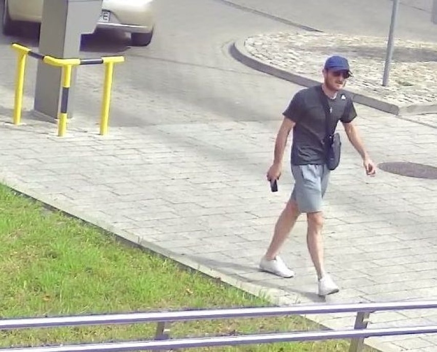 Kradzież na parkingu w rejonie Business Center K1 w Rybniku. Rozpoznajesz sprawców?