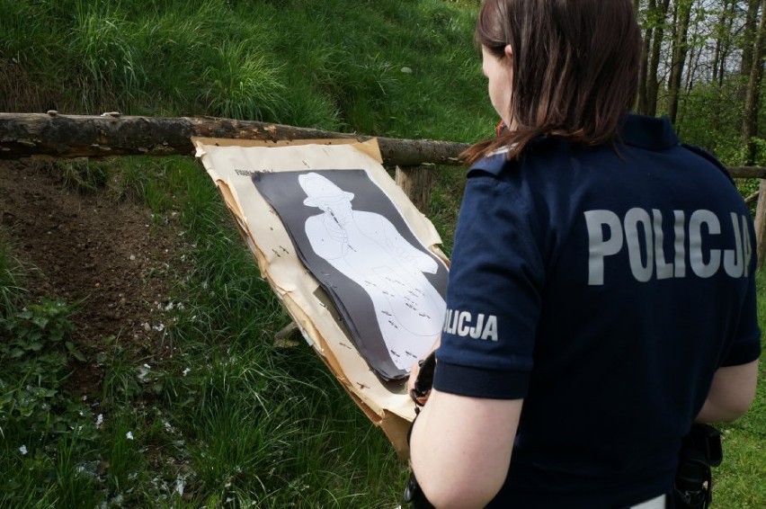 Policjanci z Wodzisławia Śl. ćwiczyli na strzelnicy