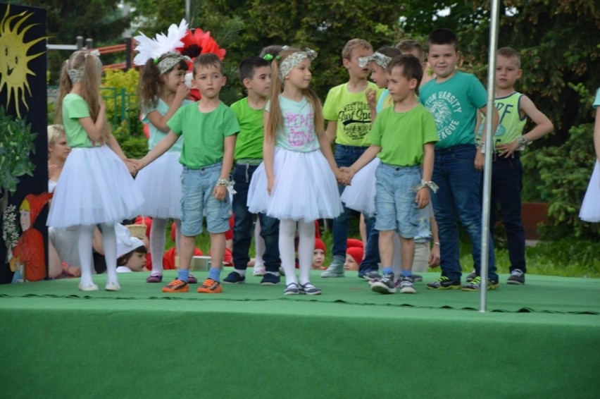 Występy, malowanie twarzy i pomoc dla Gabrysi - tak świętowały przedszkolaki ze Staszowa