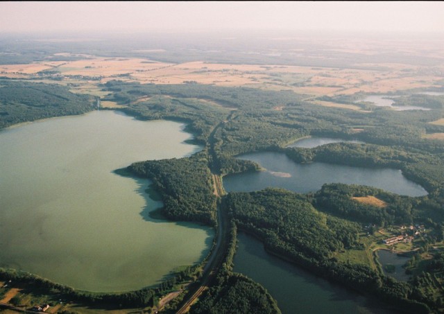 Widok na jeziora i nasyp