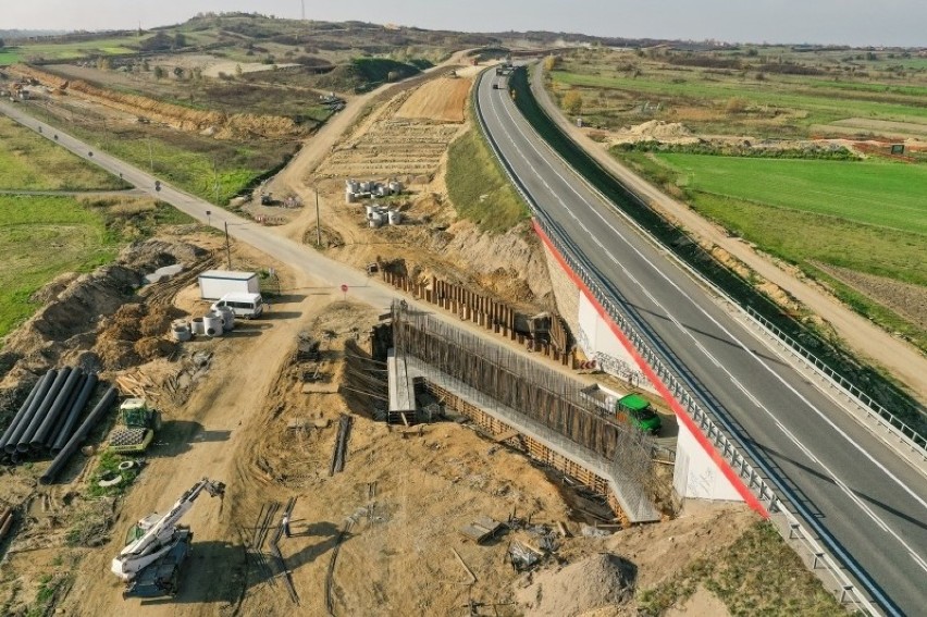 Zdjęcia z budowy A1 pod Częstochową i S1 pomiędzy...