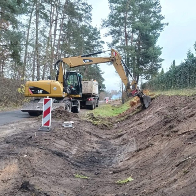 Roboty na drodze Wilkowo - Borów.